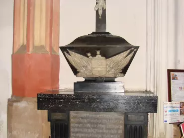 Náhrobek Klaudia Hyacintha barona de Bretton (s datem úmrtí 24. března 1779) v olomouckém chrámu sv. Mořice, současný stav. Foto Jiří Fiala.